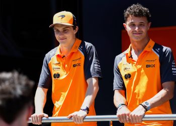 Oscar Piastri se lleva la pole en Barcelona y lidera el 1-2 de McLaren