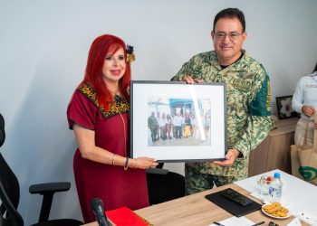 LAYDA SANSORES Y EL GENERAL ÓSCAR LOZANO EVALUARON LOS AVANCES DEL PROYECTO TREN LIGERO