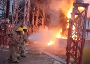 Incendio en centro de carga deja sin luz zona Country de Villahermosa