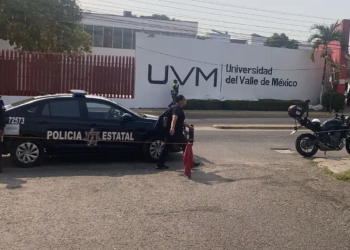 Crece el descontento contra CFE: vecinos de la colonia Del Bosque protestan por tercer día sin luz