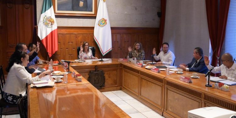 Encabeza Gobernadora Consejo Directivo de INVIVIENDA a favor de la certeza patrimonial
