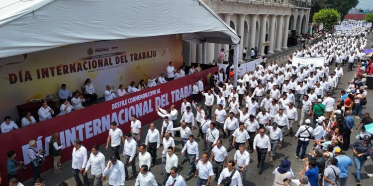 Conmemora Veracruz el Día del Trabajo con participación de casi 66 mil trabajadores