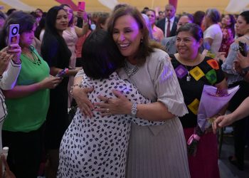 Reconoce Gobernadora a madres trabajadoras en su día con jornada de cultura y salud