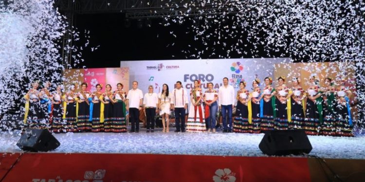 Clausuran Feria Tabasco 2025 con espectáculo de drones, luces y fuegos artificiales