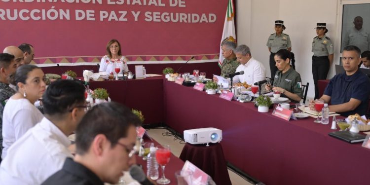 Gobernadora Rocío Nahle realiza Mesa de Seguridad en Tihuatlán