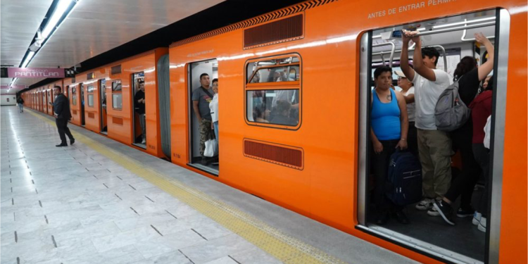 Aprueban sanciones en CDMX para castigar los “pinchazos” en espacios públicos