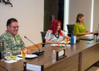 LAYDA SANSORES Y EL DIRECTOR GENERAL DEL TREN MAYA, ÓSCAR LOZANO ÁGUILA EVALUARON LOS AVANCES DEL PROYECTO TREN LIGERO