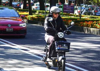 CDMX regulará scooters y bicicletas eléctricas: deberán portar placas y licencia