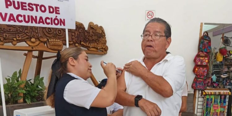 Mexicanos superan la meta en Semana Nacional de Vacunación 2025