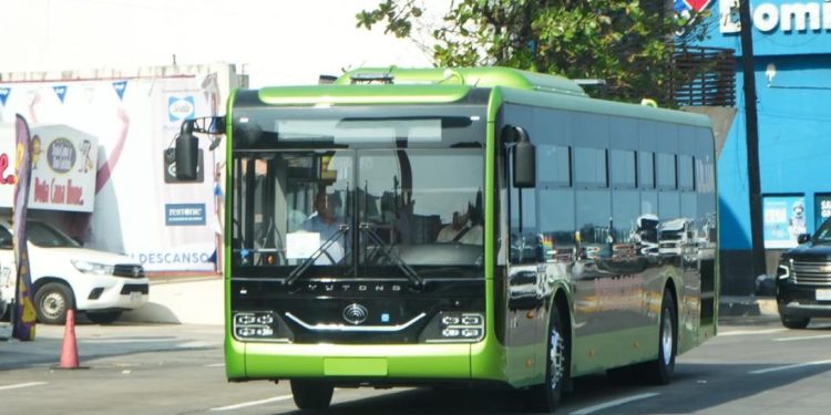 Veracruz firma compra de camiones híbridos Ulúa