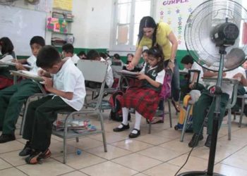 No hay suspensión de clases por ola de calor: Setab