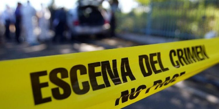Ejecutan a hombre frente a cobertizo de Pemex en Comalcalco; dejan presunto “narco-mensaje