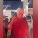 «¡Fuera buitre!» gritan a José Ramiro López Obrador tras reunión en el Tec de los Ríos