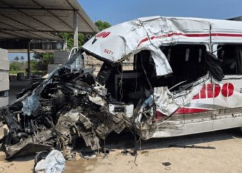 Seis heridos deja accidente entre góndola y transporte de pasajeros en la Villahermosa–Macuspana