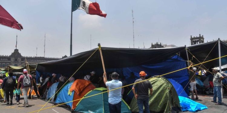 Sheinbaum aguarda definición de la CNTE sobre desalojo del plantón en el Zócalo