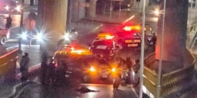 Hallan cuerpo sin vida bajo distribuidor vial de la Universidad en Villahermosa