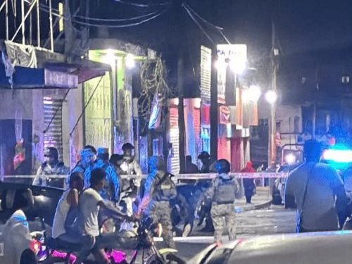 Ejecutan a balazos a un joven en Villa Ocuiltzapotlán; dejan narcomensaje