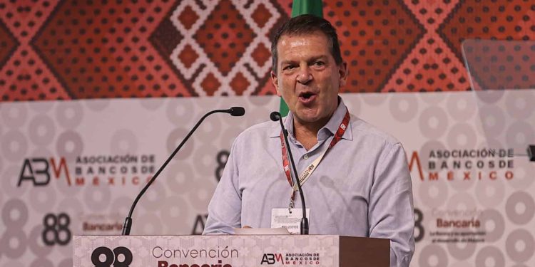 Emilio Romano asume presidencia de la ABM con agenda de digitalización y apoyo a Pymes
