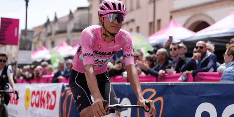 Isaac Del Toro mantiene la maglia rosa tras la etapa 18 del Giro de Italia