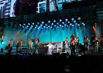 Christian Nodal cierra con éxito la Feria Tabasco ante 80 mil asistentes