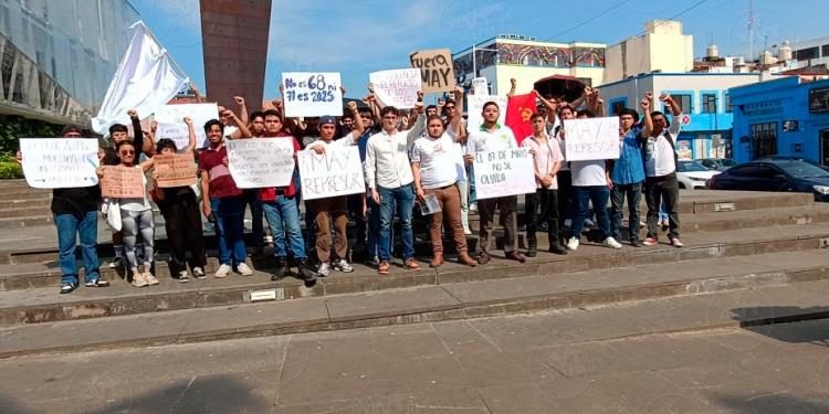 Estudiantes protestan en Villahermosa tras desalojo violento en el Tec de Balancán