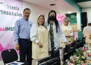 IMSS Tabasco entrega 44 prótesis mamarias a sobrevivientes de cáncer
