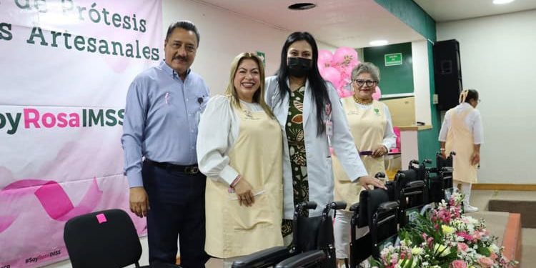 IMSS Tabasco entrega 44 prótesis mamarias a sobrevivientes de cáncer