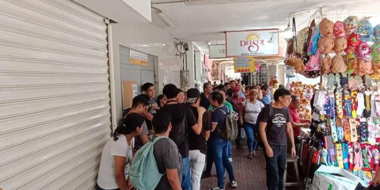 Trabajadores de tienda en el Centro Histórico logran compensación adicional por reparto de utilidades