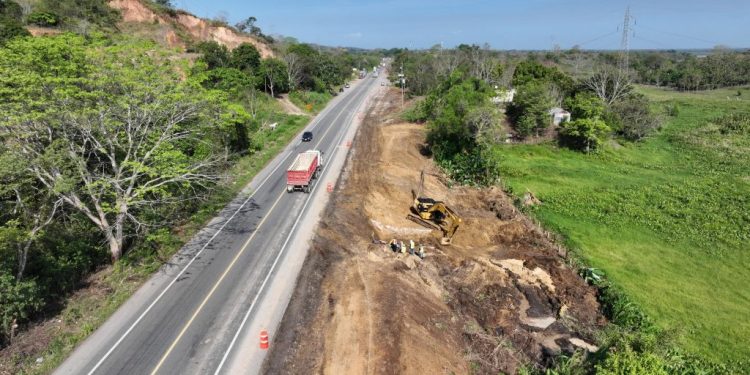 Avanza 17% la ampliación de la carretera Macuspana-Escárcega
