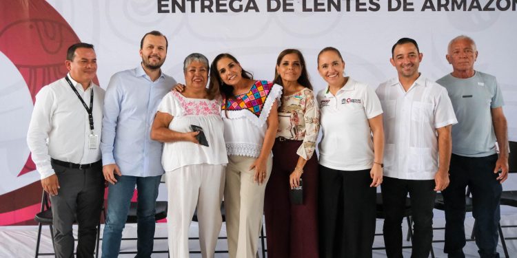 Transforma Mara Lezama la vida de 330 personas en Cancún con entrega de lentes que fortalecen su independencia