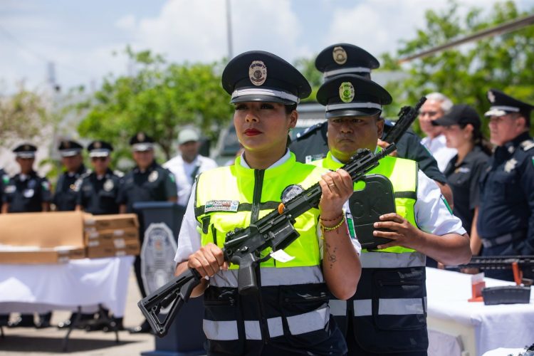Gobierno de Estefanía Mercado marca un antes y un después en seguridad con histórica entrega de armamento en Playa del Carmen