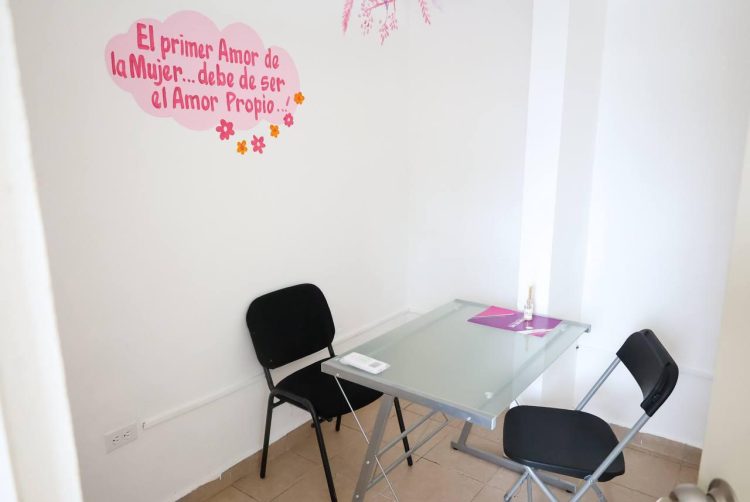 Inaugura Ana Paty peralta “casa de la mujer” en av. Kabah
