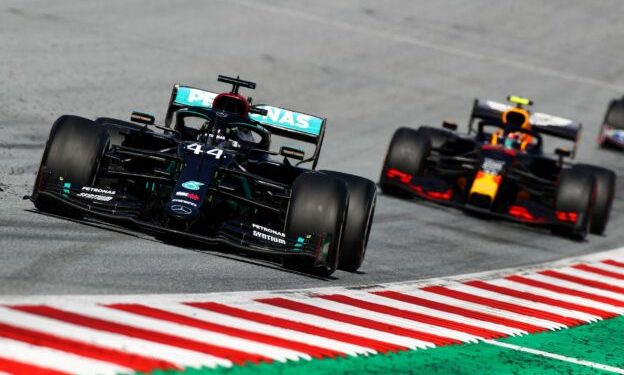 Mercedes se va contra Red Bull