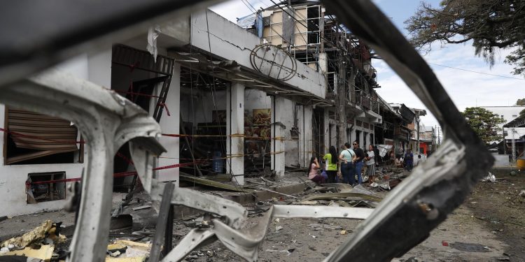 Ocho muertos y más de 40 heridos tras jornada de ataques terroristas en el suroeste de Colombia
