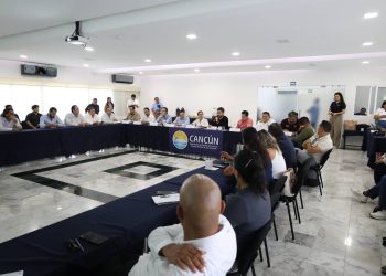 Llama Ana Paty Peralta a hoteleros a redoblar esfuerzos contra sargazo