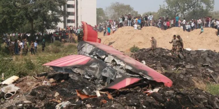 Investigación en marcha hallan caja negra tras el mortal accidente de Air India