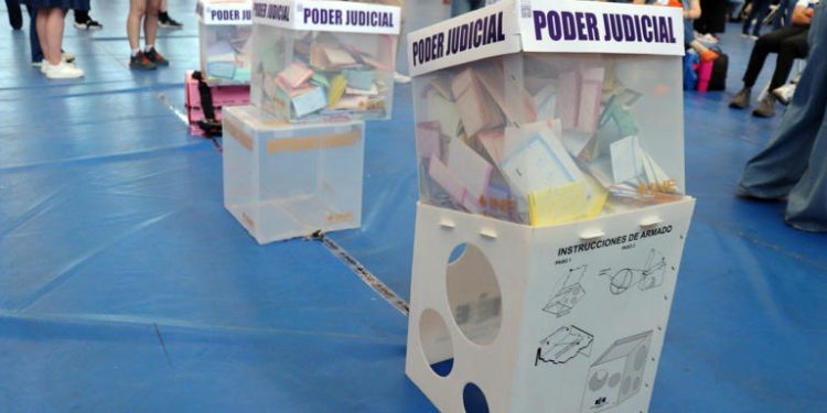 Escasa participación marca la histórica elección judicial en México