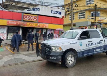 Balaceras, bloqueos e incendios desatan pánico en Zitácuaro; muere un menor