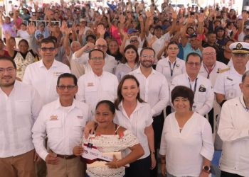 Gobierno de México y Veracruz entregan viviendas a familias reubicadas