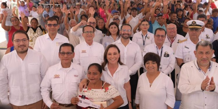 Gobierno de México y Veracruz entregan viviendas a familias reubicadas