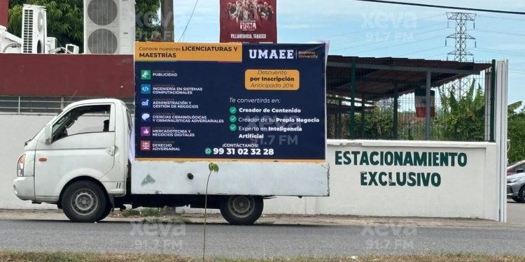 Promotores de universidades particulares ofrecen alternativas educativas afuera de la UJAT