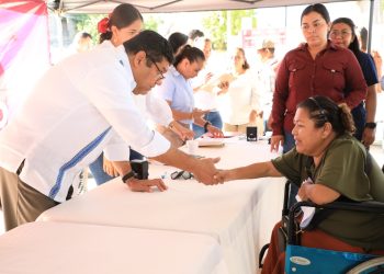 Tiendas del Bienestar surtirán medicamentos para adultos mayores y personas con discapacidad: Javier May