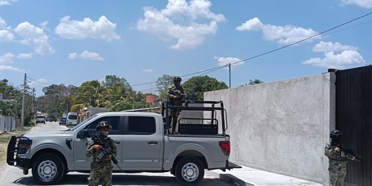OPERACIÓN INSTITUCI0NAL EN ESCÁRCEGA ARROJA UN DETENIDO, DROGA Y ARMAS DE FUEGO