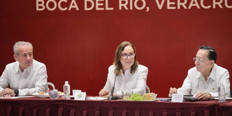 “Ni un peso a nadie, cada obra será supervisada”:  Gobernadora a empresarios de la construcción