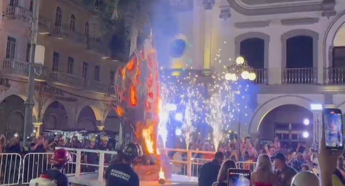 Arranca el Carnaval de Veracruz 2025 con la tradicional Quema del Mal Humor