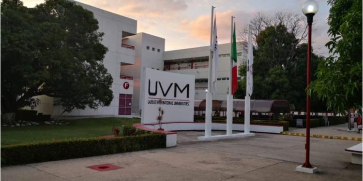 Reacción química en laboratorio de UVM Villahermosa deja un alumno herido