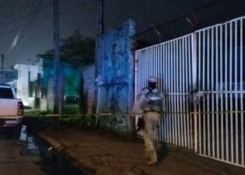 Balean oficinas de constructora en Coatzacoalcos; se reportan hasta 15 detonaciones