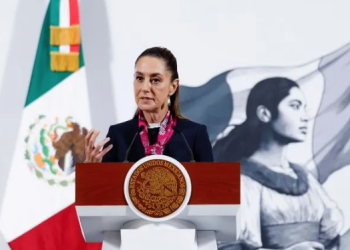 Sheinbaum garantiza abasto de combustibles pese a conflicto en Medio Oriente
