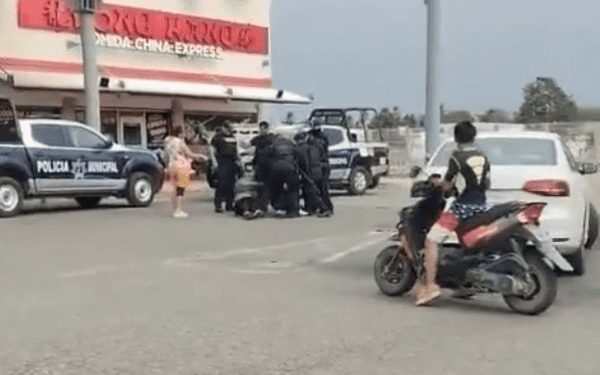 Detienen a hombre por alterar el orden y amenazar a cliente en supermercado de Paraíso