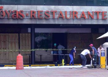 Hombres armados incendian dos restaurantes en Acapulco; pertenecen a exregidora